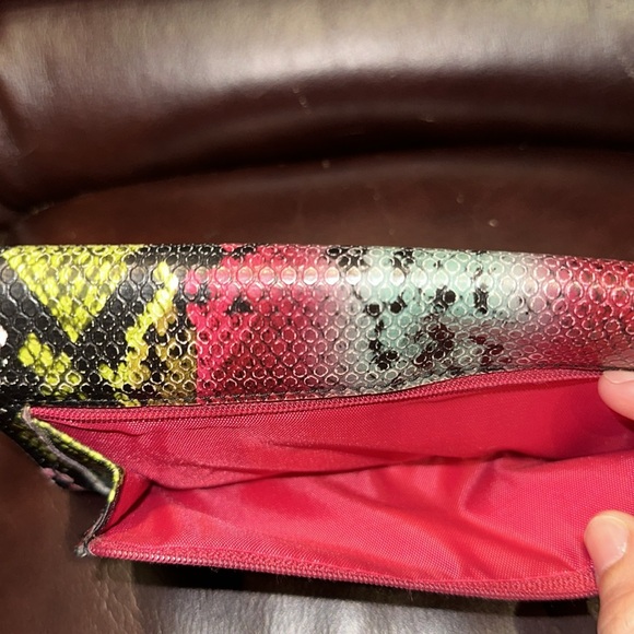 Kenneth Cole Reaction Multicoloured Faux Croc Skin Wallet - Picture 6 of 16